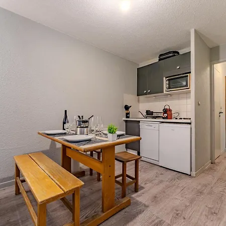 Ski-in Ski-out 2br With Mountain View - - Le Joker شقة