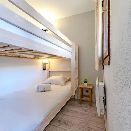 Ski-in Ski-out 2br With Mountain View -