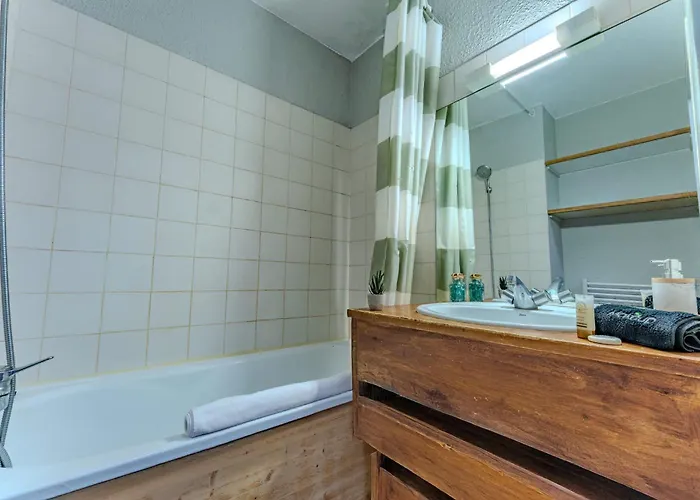 Ski-in Ski-out 2br With Mountain View - - Le Joker *